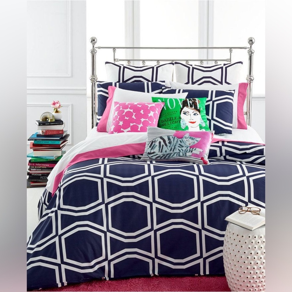 Kate Spade Queen Sized Bow Tile One Piece Comforter Set